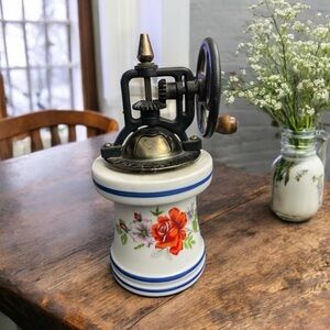 VINTAGE WHITE ROSE PATTERN PORCELAIN PEPPER MILL WITH OLD-FASHIONED HAND CRANK